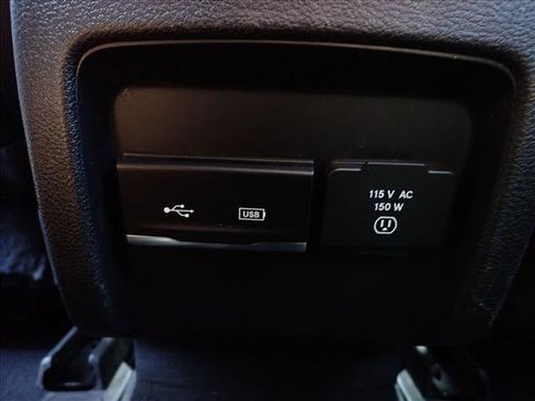 Used 2019 Jeep Cherokee Limited AWD/4WD image 8