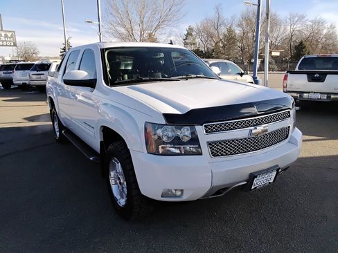 Used 2010 Chevrolet Avalanche LT w/ Luxury Package image 3