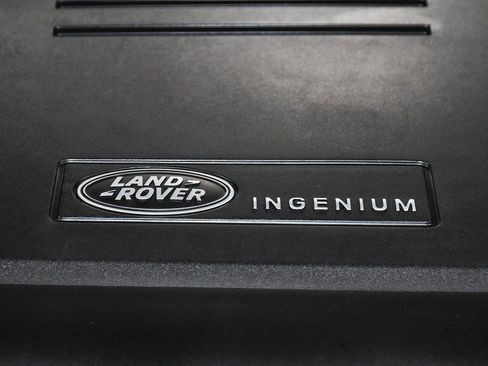 Used 2025 Land Rover Discovery S image 79