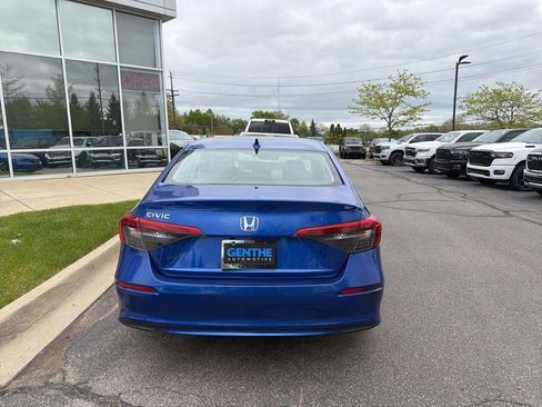 Used 2023 Honda Civic EX image 4