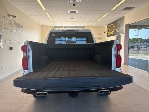 Used 2024 Chevrolet Silverado 1500 LT Trail Boss w/ Convenience Package II AWD/4WD image 10
