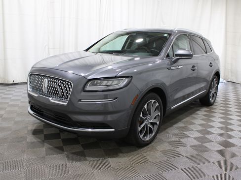 Used 2023 Lincoln Nautilus Reserve image 28