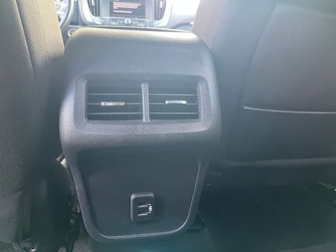 Used 2024 GMC Terrain SLE FWD image 23