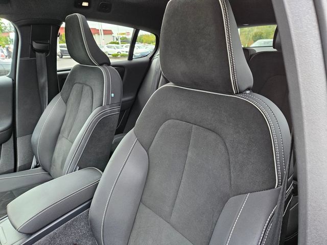 Certified 2023 Volvo C40 P8 Recharge Plus w/ Climate Package AWD/4WD image 18