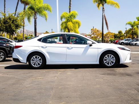 Used 2026 Toyota Camry LE FWD image 4