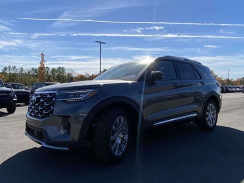 New 2026 Ford Explorer Platinum image 7