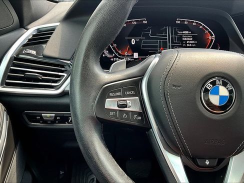 Used 2022 BMW X6 xDrive40i AWD/4WD image 11