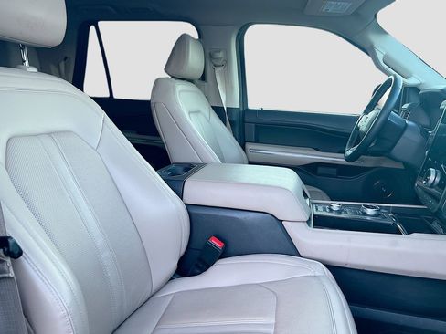 Used 2024 Ford Expedition Max Limited image 31