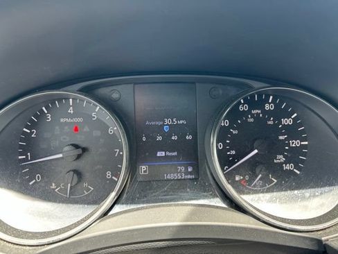 Used 2018 Nissan Rogue SV AWD/4WD image 23