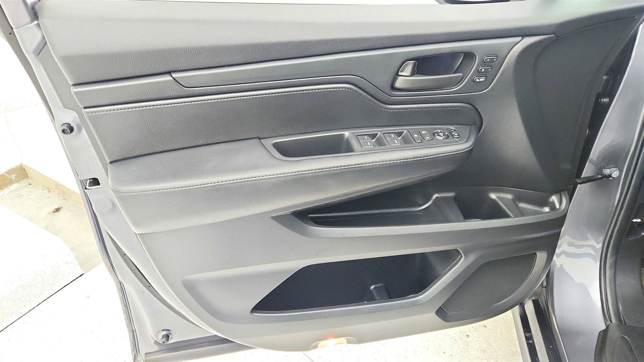 Used 2025 Honda Odyssey EX-L image 30