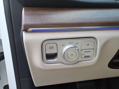New 2026 Mercedes-Benz GLE 450 4MATIC image 17