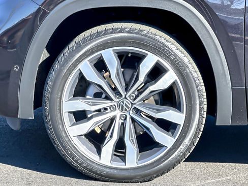 Used 2022 Volkswagen Atlas SEL Premium image 26