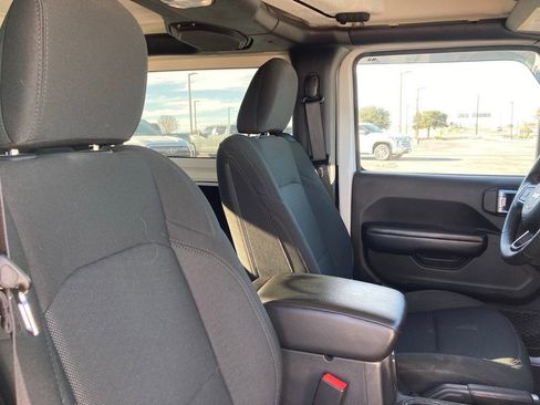 Used 2019 Jeep Wrangler Sport image 13