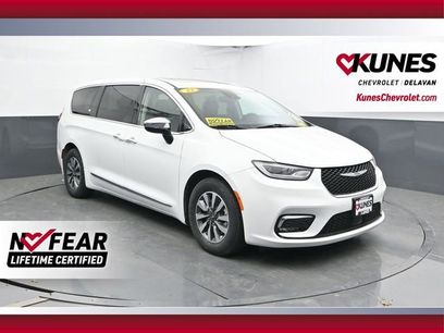 Used 2023 Chrysler Pacifica Limited