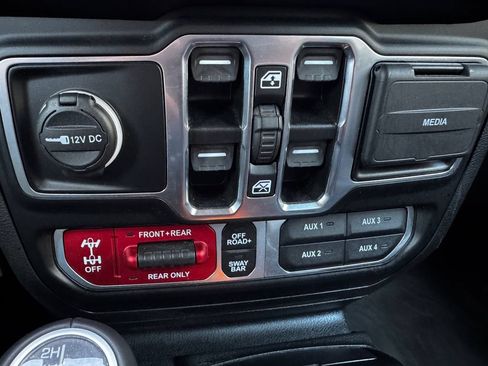 Used 2023 Jeep Wrangler Unlimited Rubicon w/ Cold Weather Group AWD/4WD image 20