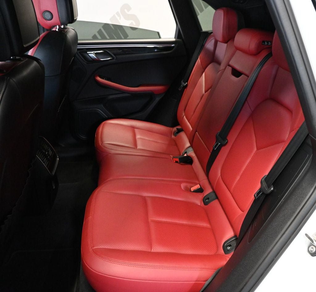 Used 2018 Porsche Macan AWD/4WD image 17