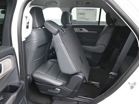 New 2026 Ford Explorer Active w/ Active Comfort Package RWD image 30
