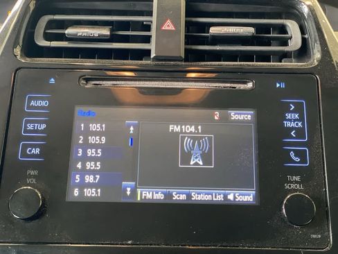 Used 2018 Toyota Prius One w/ Carpet Mat Package FWD image 19