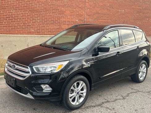 Used 2018 Ford Escape SE w/ SE Sync 3 Package image 1