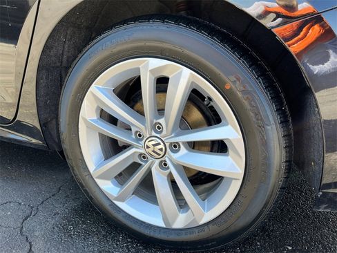 Used 2021 Volkswagen Passat 2.0T S image 33