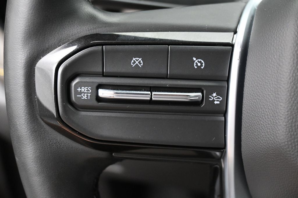 Used 2024 Chevrolet Colorado ZR2 w/ ZR2 Convenience Package III AWD/4WD image 16