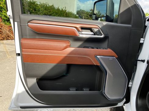 Used 2024 GMC Sierra 3500 Denali Ultimate image 16