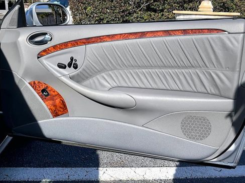 Used 2006 Mercedes-Benz CLK 350 Cabriolet image 20