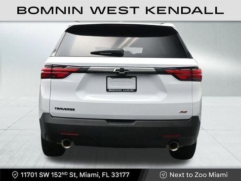Used 2023 Chevrolet Traverse RS image 4