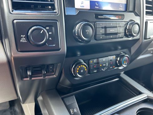Used 2022 Ford F350 XLT w/ XLT Premium Package AWD/4WD image 29
