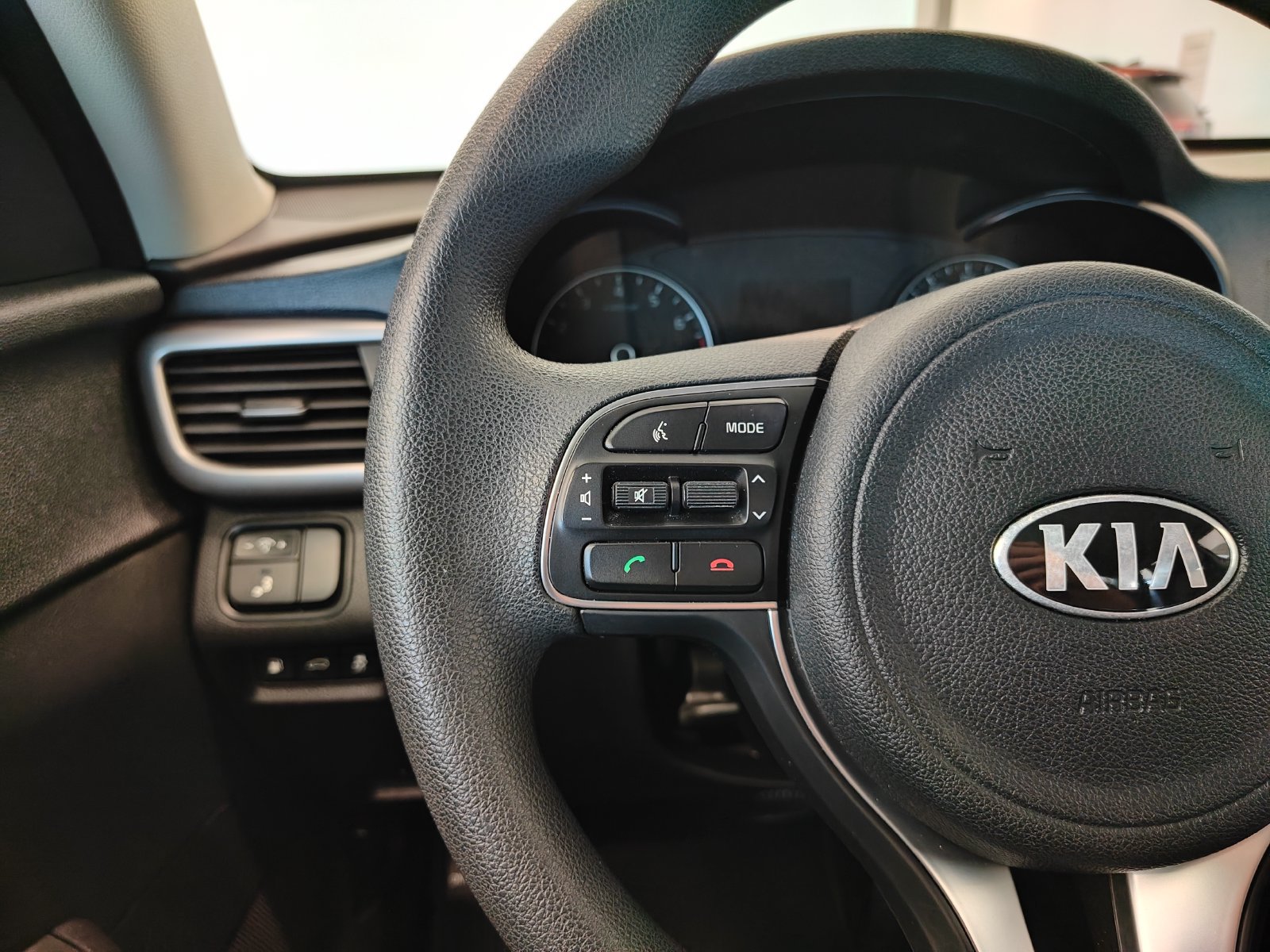 Used 2017 Kia Optima LX w/ Convenience Package FWD image 19