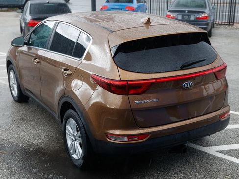 Used 2018 Kia Sportage LX AWD/4WD image 4