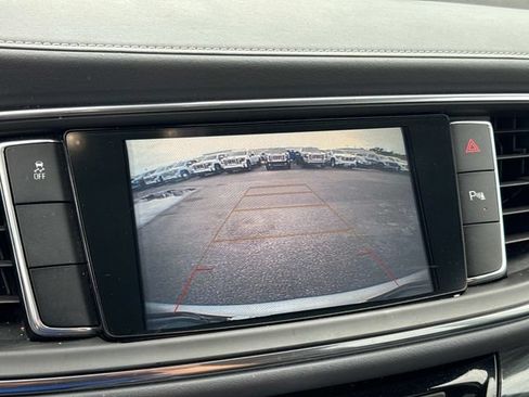 Used 2018 Buick Enclave Essence FWD image 20