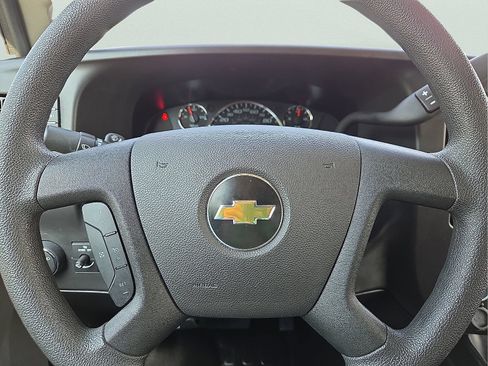 Used 2025 Chevrolet Express 2500 w/ Driver Convenience Package RWD image 24