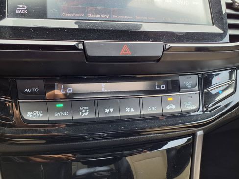 Used 2016 Honda Accord Touring image 7