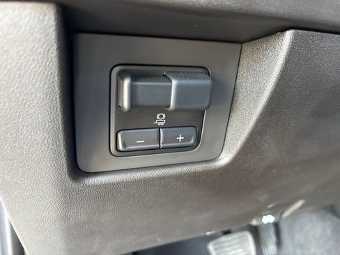 Used 2024 Chevrolet Colorado LT w/ LT Convenience Package II RWD image 12