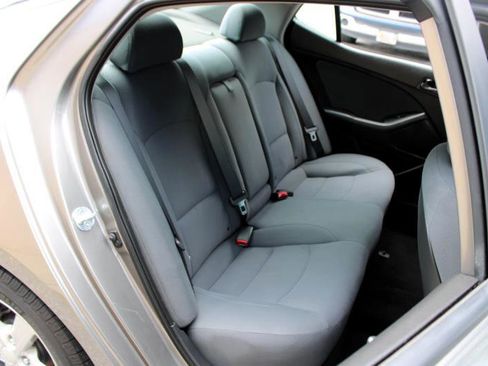 Used 2015 Kia Optima LX FWD image 13