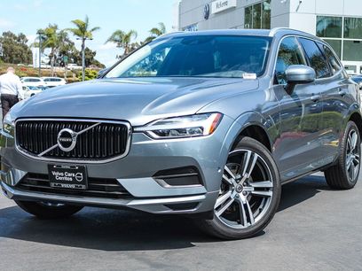 Used 2019 Volvo XC60 T5 Momentum w/ Multimedia Package