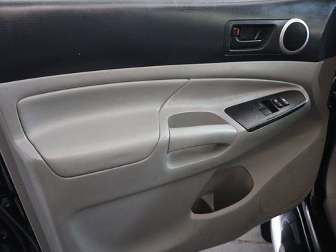 Used 2015 Toyota Tacoma PreRunner w/ SR5 Package image 15