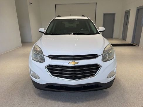 Used 2017 Chevrolet Equinox LT w/ Convenience Package FWD image 2