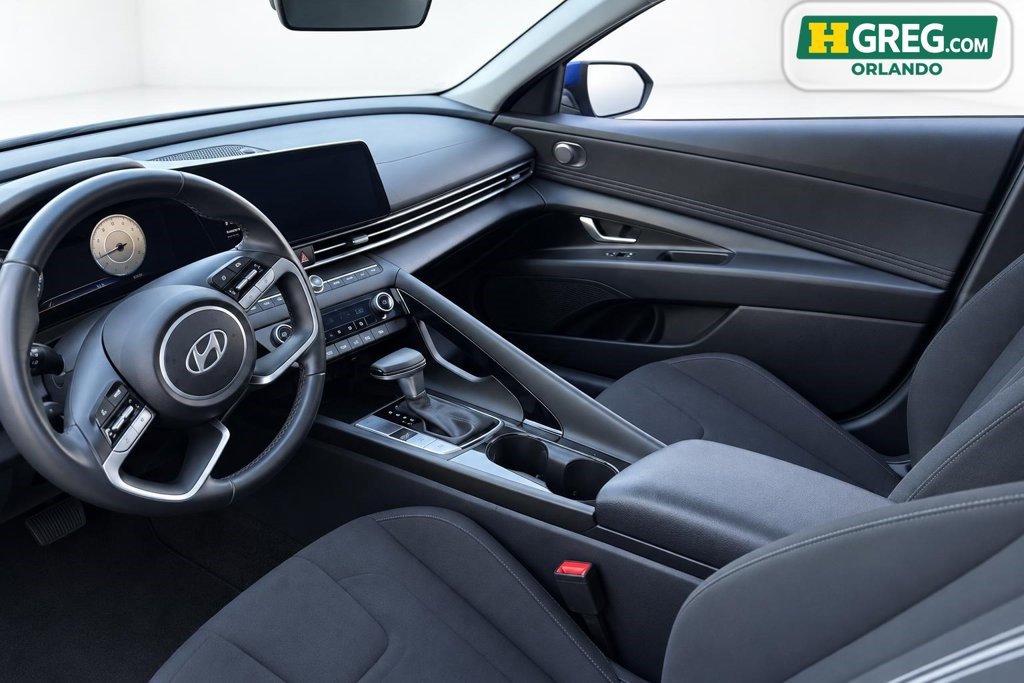 Used 2024 Hyundai Elantra SEL w/ Convenience Package FWD image 11