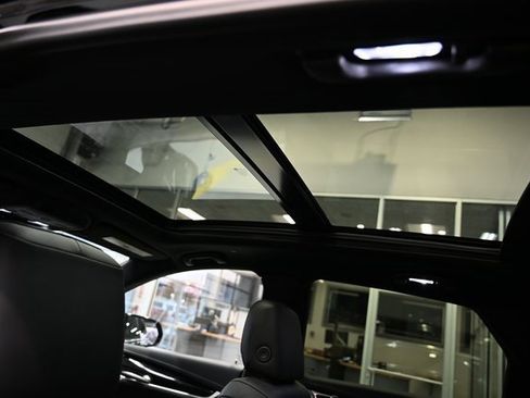 Used 2025 Cadillac XT5 Premium Luxury image 21