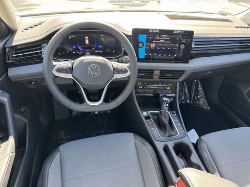 New 2026 Volkswagen Jetta SE FWD image 7