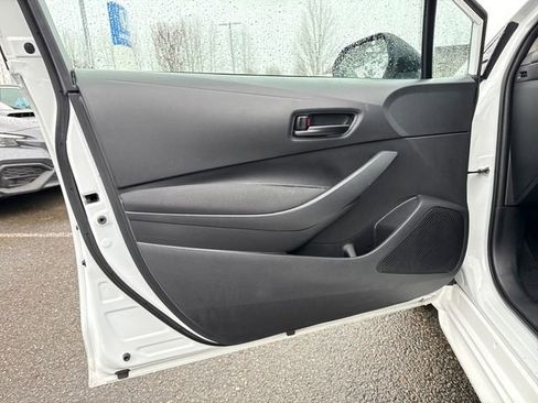 Used 2023 Toyota Corolla LE image 34