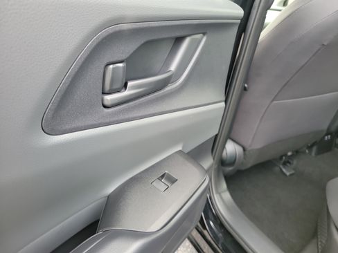 Used 2025 Toyota Prius LE FWD image 13