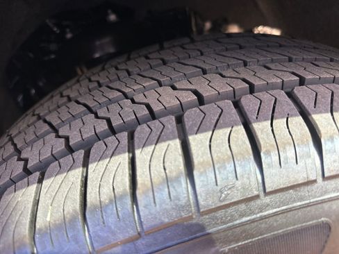 New 2025 Ford Expedition Active image 28