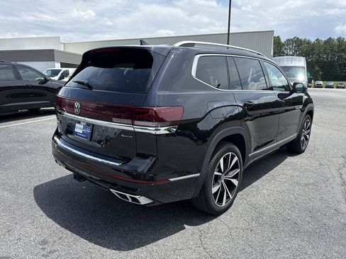 Used 2024 Volkswagen Atlas SEL Premium R-Line AWD/4WD image 8