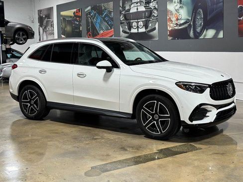 Used 2026 Mercedes-Benz GLC 350e 4MATIC image 27