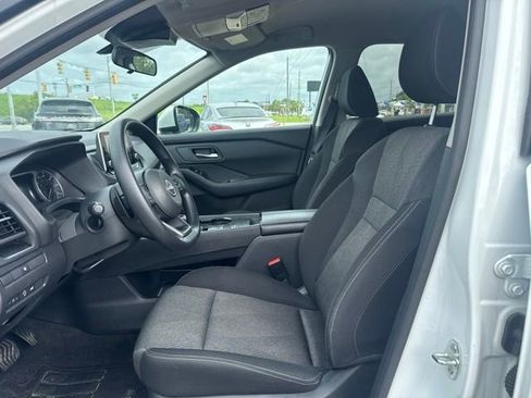 Used 2024 Nissan Rogue SV FWD image 10