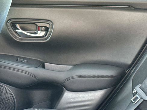 Certified 2025 Honda HR-V LX image 14