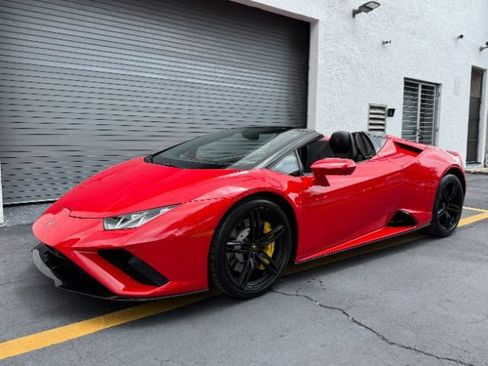 Used 2021 Lamborghini Huracan EVO RWD image 1